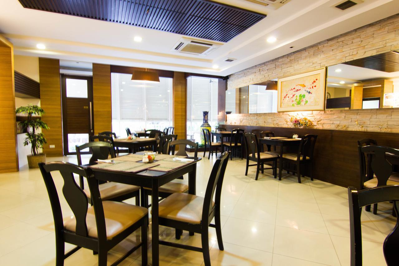 Zen Rooms Sukhumvit 81 Banguecoque Exterior foto