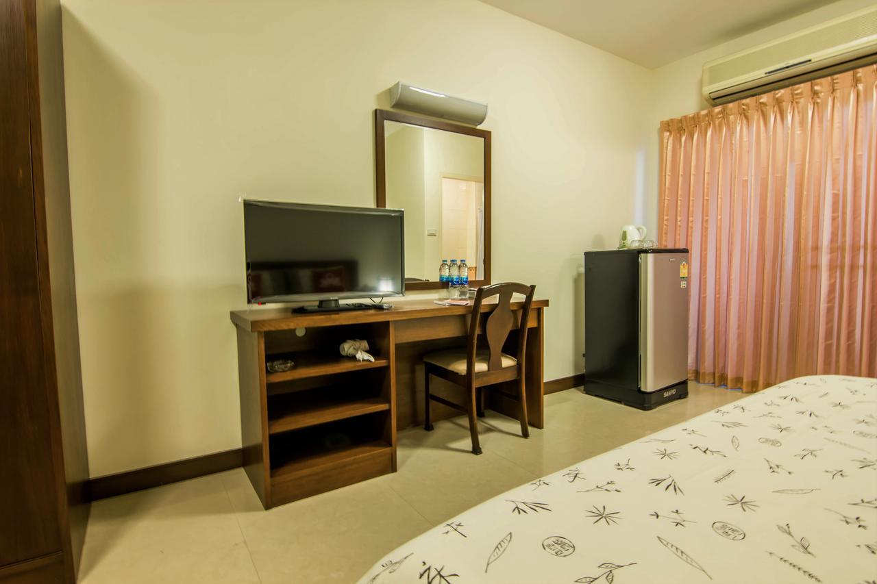 Zen Rooms Sukhumvit 81 Banguecoque Exterior foto