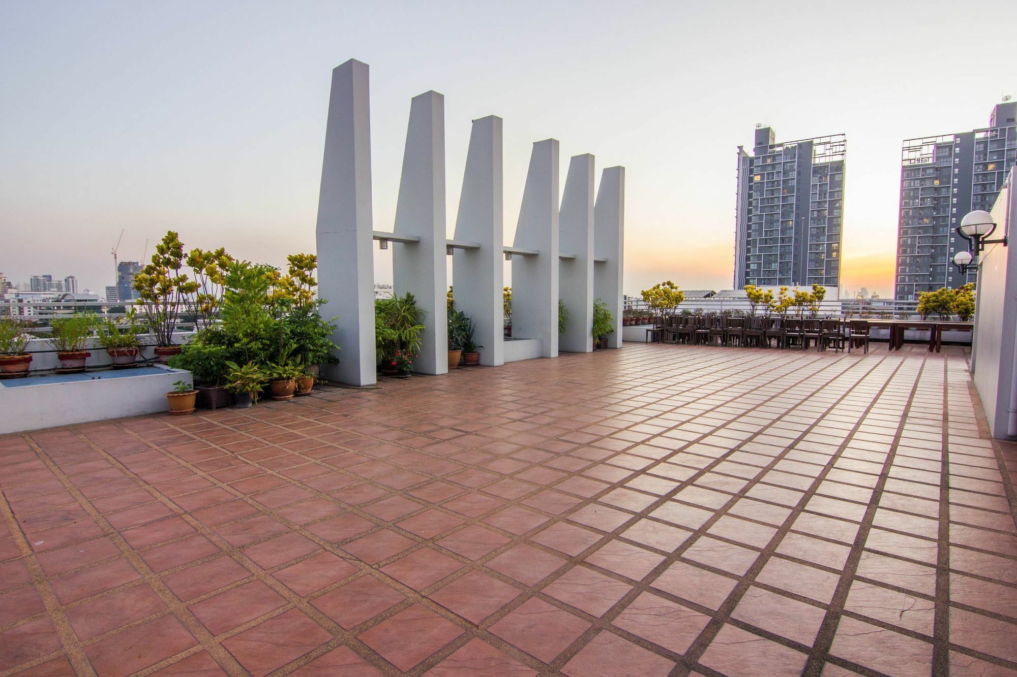 Zen Rooms Sukhumvit 81 Banguecoque Exterior foto