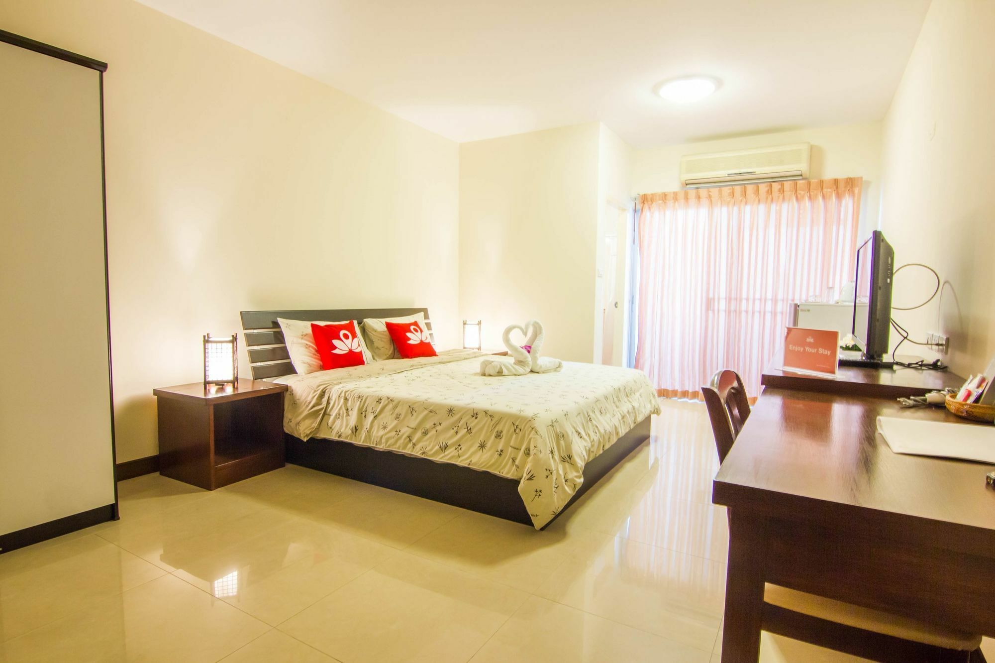 Zen Rooms Sukhumvit 81 Banguecoque Exterior foto