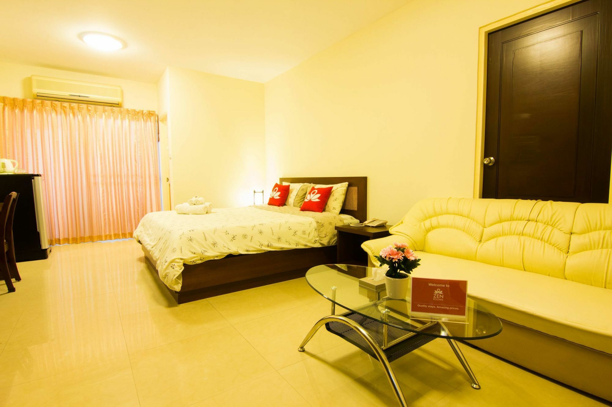 Zen Rooms Sukhumvit 81 Banguecoque Exterior foto